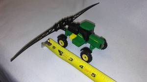 lot 554 image: John Deere Sprayer