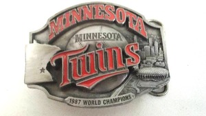lot 566 image: MN Twins BELT BUCKLE 1987 World Series
