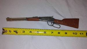 lot 598 image: Lever Action Toy Rifle - Works