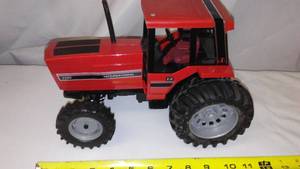 lot 618 image: International 5288 Fresh Out Of The Box. ERTL.