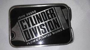 lot 645 image: JOHN DEERE BELT BUCKLE Cylinder Division 1984