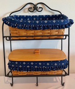 lot 53 image: Longaberger Metal Wall Mounted Organizer with Two Baskets