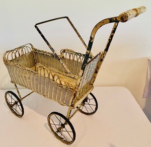 lot 63 image: Vintage Lloyd Loom Products Carriage