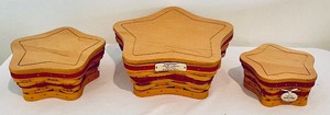 lot 78 image: Set of 3 Star Shaped Longaberger Baskets with Lids