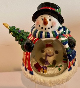 lot 86 image: Christopher Radko Roly Poly Snowman Snow Globe
