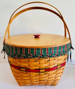 lot 94 image: 2 Lovely Longaberger Baskets