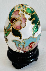 lot 100 image: 3 Miniature Cloisonn Eggs with Stands