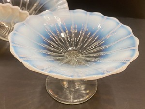 lot 41 image: Two Pieces of Vintage Northwoods White Opalescent Glassware including Northwoods Opalescent Spokes and Wheels Bowl