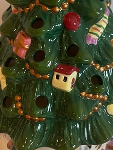 lot 38 image: Spode Ceramic Christmas Tree Candle Holder