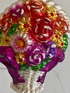 lot 36 image: Christopher Radko Flower Basket Ornament