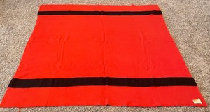 lot 113 image: Vintage Golden Dawn All Wool Luxury Quality Blanket