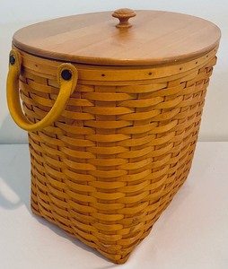 lot 116 image: Grouping of Longaberger Baskets including Miniature Longaberger Baskets