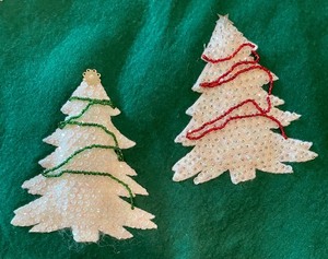 lot 261 image: Bedazzled Vintage Tree Skirt