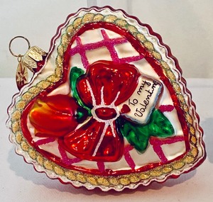 lot 131 image: Christopher Radko Ornaments includes Christopher Radko Sugar Love