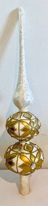 lot 134 image: Waterford Holiday Collection Tree Top Decor