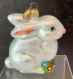 lot 183 image: Christopher Radko Dapper Hare Ornament
