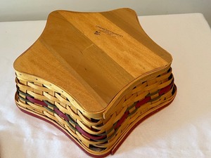 lot 166 image: Large Star Shaped Longaberger Basket