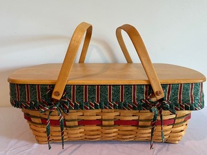 lot 332 image: Large Longaberger Basket