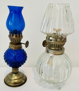 lot 289 image: Vintage Miniature Oil Lamps