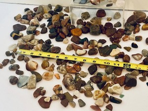 lot 358 image: Amazing Agates