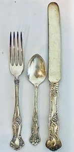lot 356 image: Rogers Bros Triple Plate Flatware