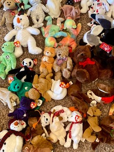 lot 360 image: Collection of Beanie Babies