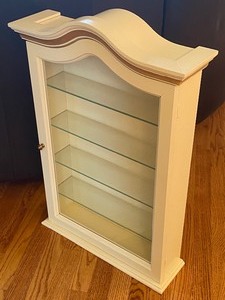 lot 381 image: Nice Decorative Wall Shelf with Glass Front Door