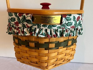 lot 393 image: Longaberger  1997 Christmas Collection Snowflake Basket