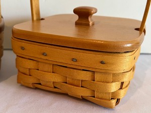 lot 394 image: Two Longaberger Tarragon Baskets