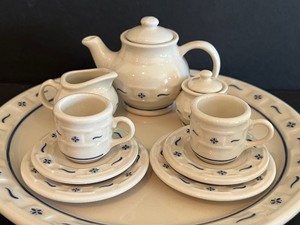 lot 399 image: Longaberger Collectors Club Miniatures