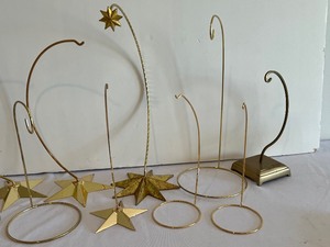 lot 403 image: Variety of Ornament Display Stands