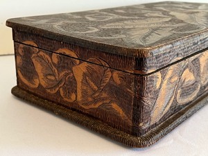 lot 414 image: Vintage Tramp Art Wooden Box Filled with a Variety of Knitting and Croqueting Needles