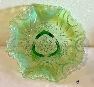 lot 6 image: Elegant 1908 Jefferson Glass Green Opalescent Meander Berry Bowl