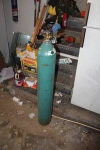 lot 517 image: Helium Tank