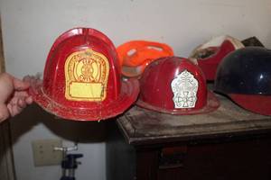lot 531 image: Lot of (2) Plastic Firemen  Hats