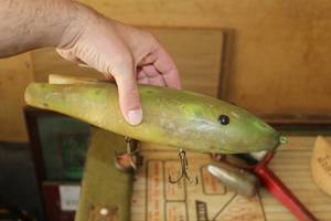 lot 541 image: 12 Fishing Lure