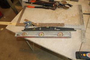 lot 555 image: Lot of (5) Hand Tools - Levels, Squares