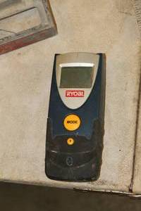 lot 556 image: Ryobi ESTP004 Stud Finder