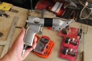 lot 558 image: Heavy Duty Air Metal Shear