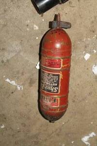 lot 570 image: Vintage International Fire Equipment Shur-Ex Fire Extinguisher