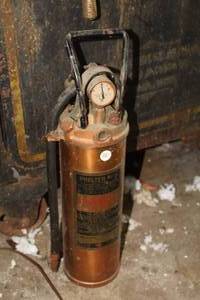 lot 572 image: Vintage Phister No. 12 Carbontetrachloride Fire Extinguisher