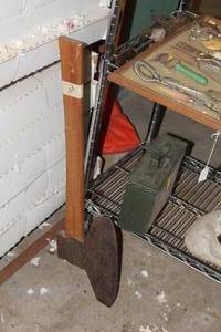 lot 579 image: 12 Blade Axe