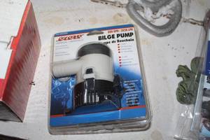 lot 586 image: Seasense Bilge Pump (New)