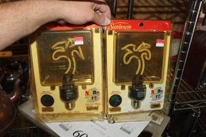 lot 598 image: Lot of (2) Sunbeam Size 7W Palm Tree Neon Art Light Bulb (in original packaging)