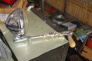 lot 604 image: Automotive Spot Light Assembly