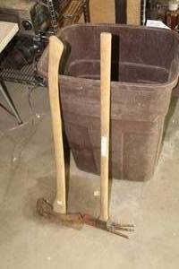 lot 628 image: 2-Sided Axe, Pick Axe