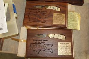 lot 633 image: Lot of (2) Bald Eagle, Whooping Crane Collectible Knives