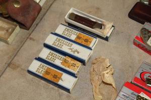 lot 636 image: Lot of (5) American Blade Collectible Knives (in original packaging)