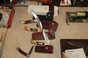 lot 637 image: Lot of (4) Schrade Cutlery Collectible Knives