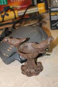 lot 647 image: Bird Bath Cast Iron Figurine